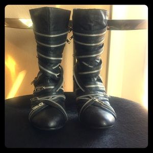 Heeled unique sexy zipper boots!